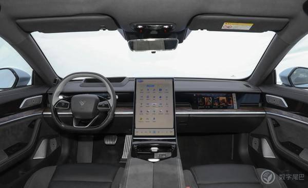 15.98 万元起，车款数量简化，配置调整，2024 款哪吒 S 上市