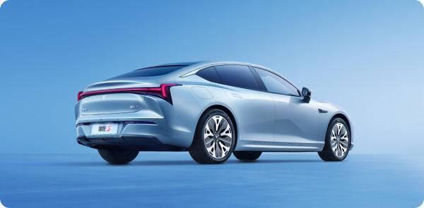 15.98 万元起，车款数量简化，配置调整，2024 款哪吒 S 上市