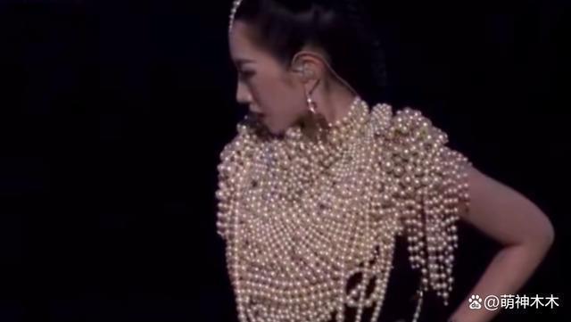 乐华演唱会孟美岐丁泽仁遭驱逐，肖战王一博CP粉太多