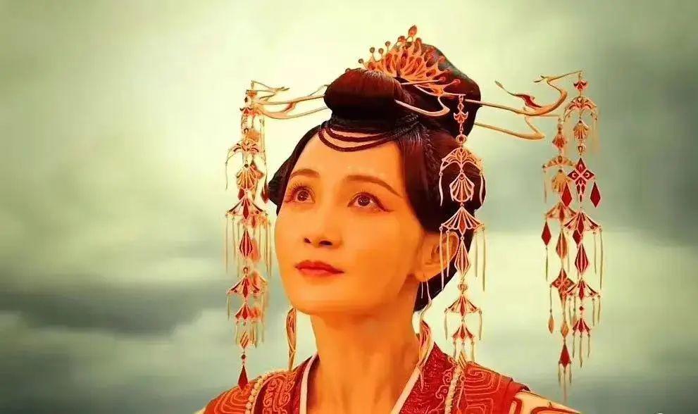 从小三风波到落魄贵妇，姚笛她值得