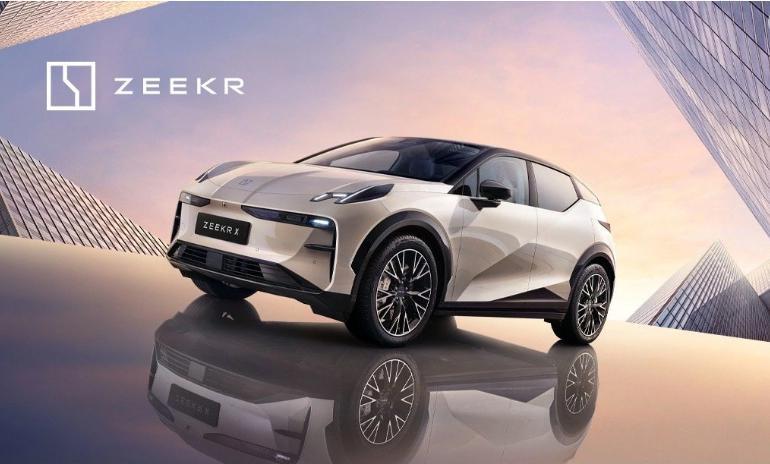 小米汽车新专利：车机屏幕可左右平移，满足乘员躺倒后使用需求