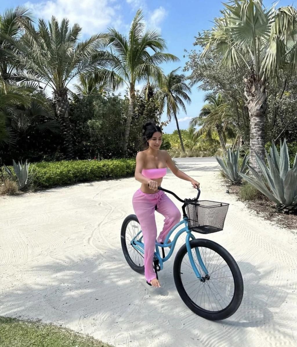 顶级性感大花退圈，全网狂欢