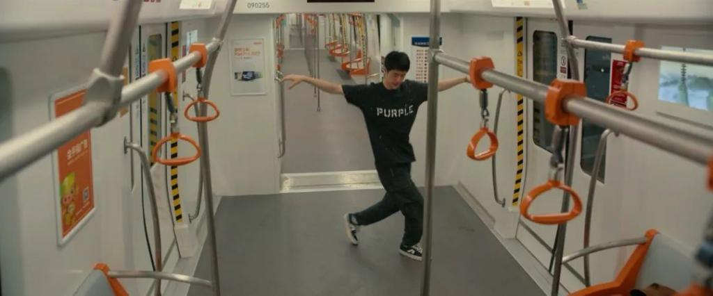 口碑爆了！赌一个暑期档冠军！