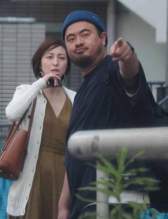 这婚离得，不值得恭喜。