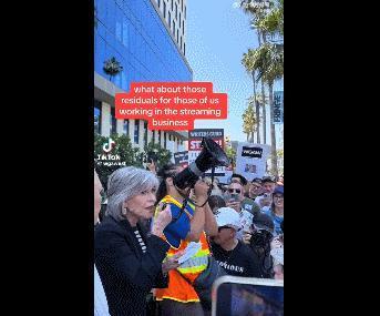 全球顶级明星，集体摆烂了！