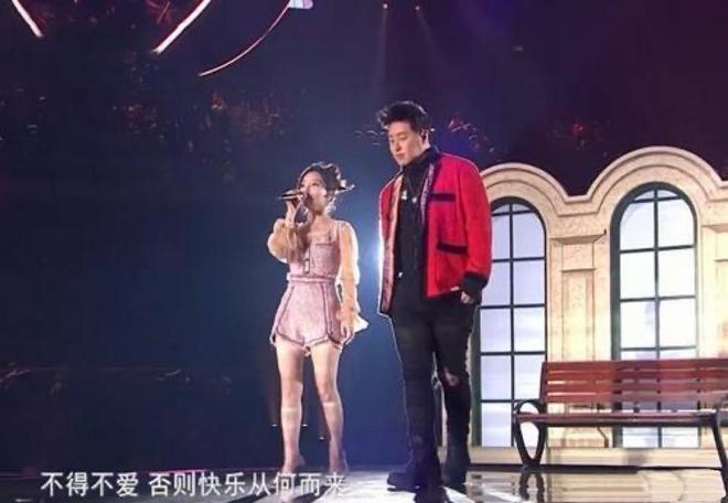 冯提莫回应患甲状腺癌晚期，病床照曝光憔悴不已，曾试图轻生