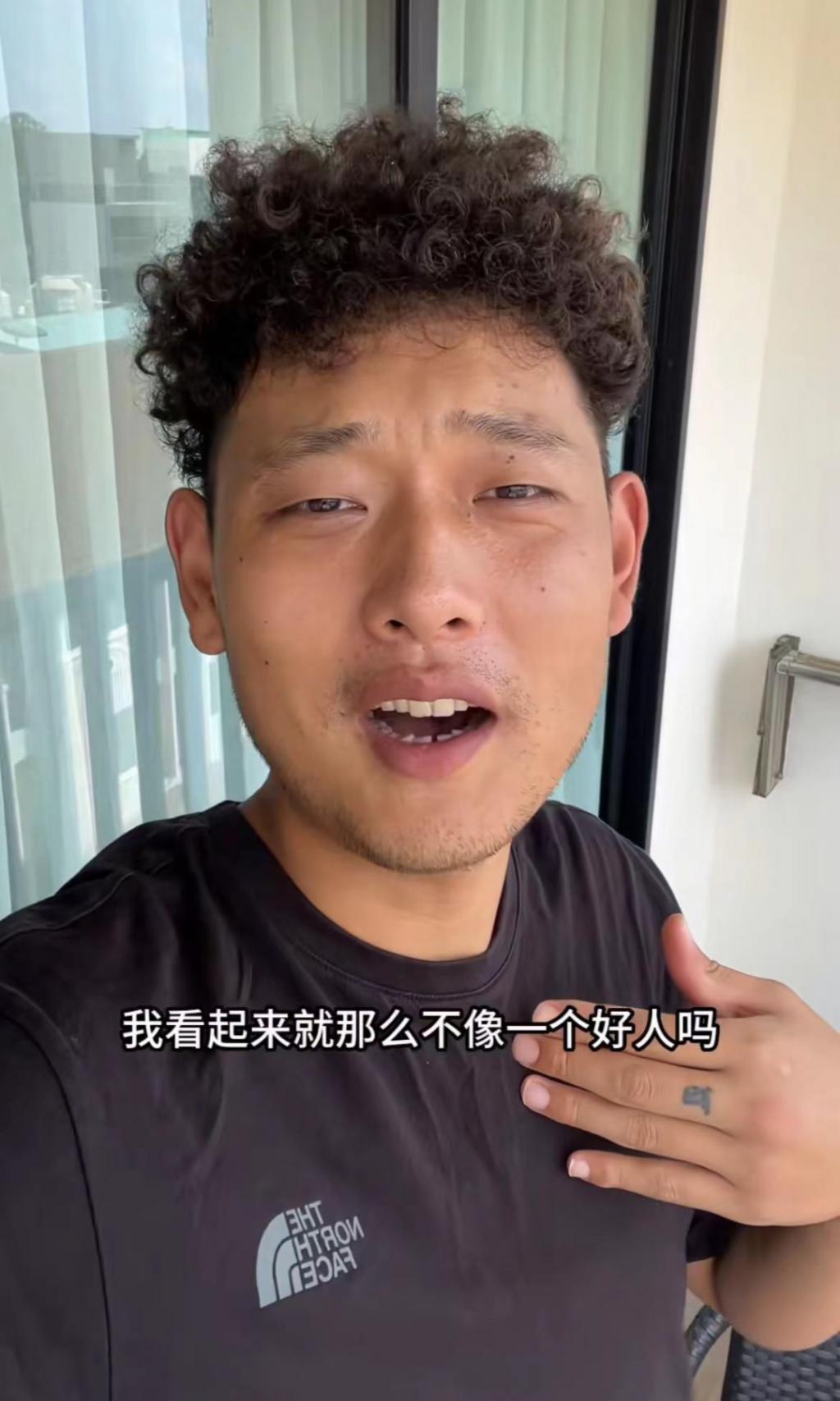 曝网红在缅甸被控制，反穿衣服脚旁蹲人，一反常态邀粉丝出国