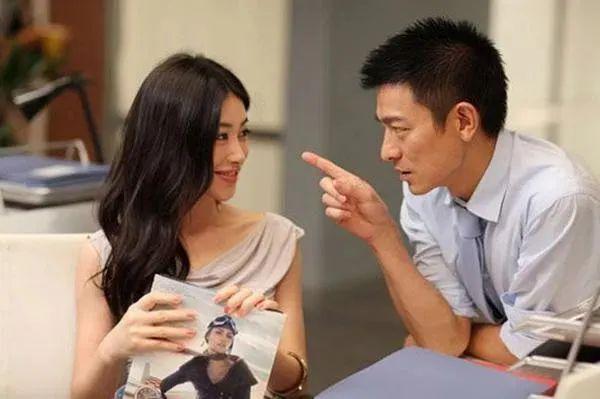 官宣！芒果台闺女嫁清华老师，要退圈带娃？