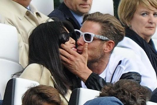 官宣！芒果台闺女嫁清华老师，要退圈带娃？