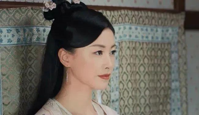 官宣！芒果台闺女嫁清华老师，要退圈带娃？