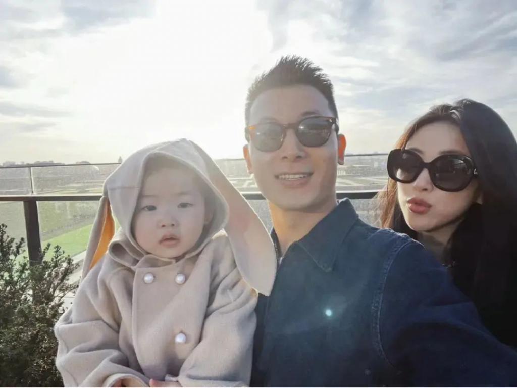 官宣！芒果台闺女嫁清华老师，要退圈带娃？