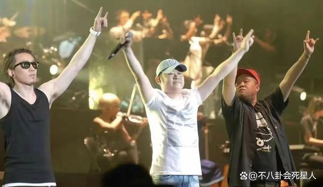 刀郎唱出了娱乐圈仗势欺人的现实，那英汪峰都该脸红