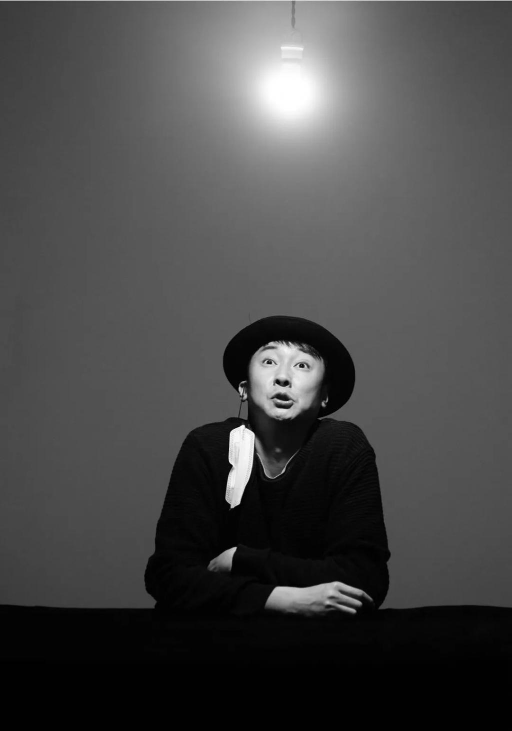 热搜上，存款5位数的男演员