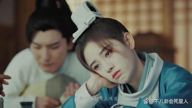 杨紫新剧扮男人眼线睫毛精致，古偶“假男人”消停会儿吧