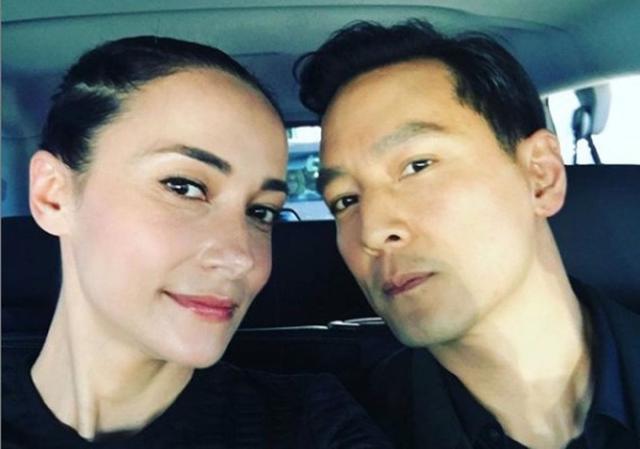 吴彦祖夫妇带女儿见老友 10岁吴斐然正脸照曝光打扮前卫