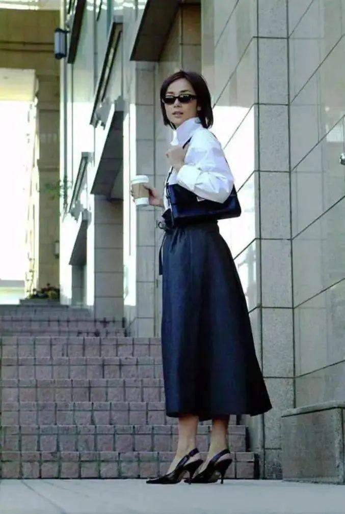 国产剧里的大女主，有她一半清醒也好啊