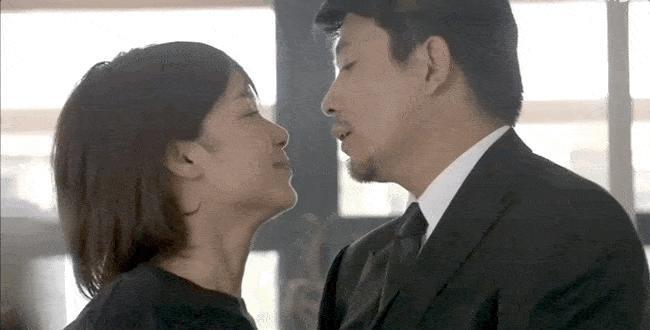 国产剧里的大女主，有她一半清醒也好啊