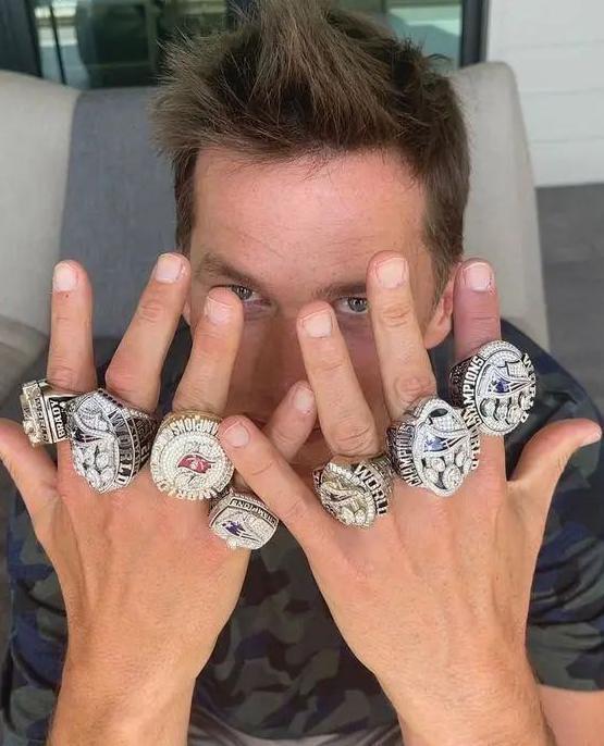 惊呆，他俩在一起了