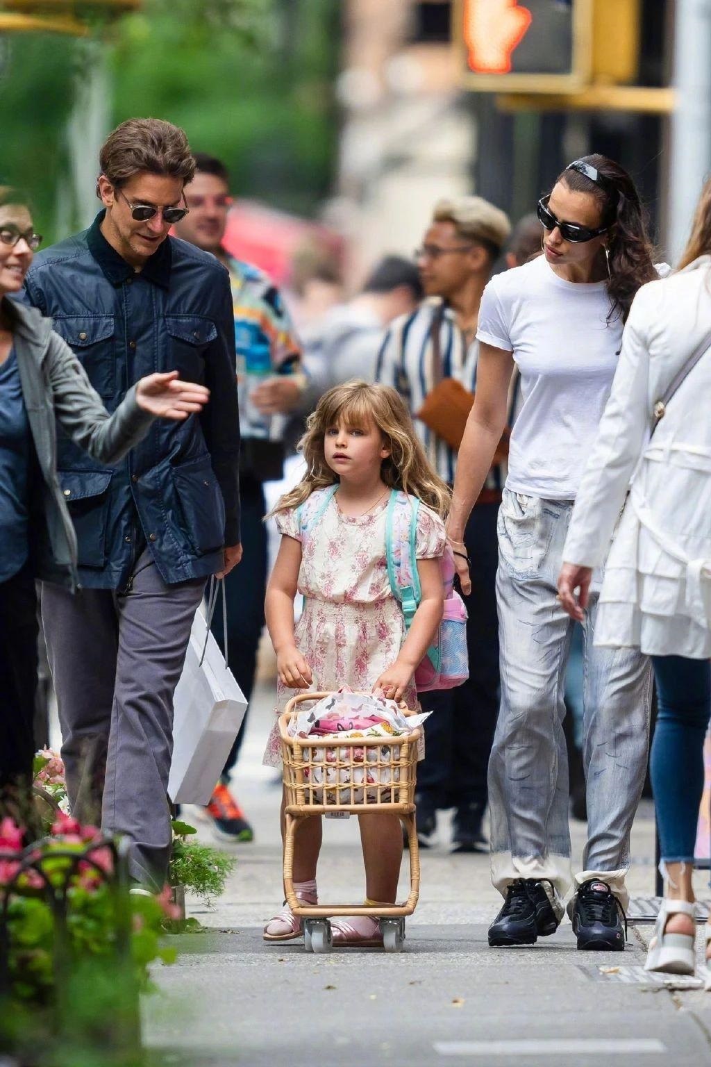 惊呆，他俩在一起了