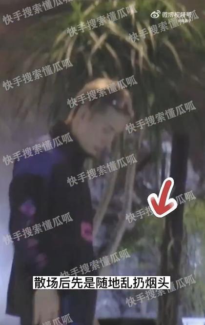 曝吴谨言洪尧疑似同居 二人先后进入同一单元门