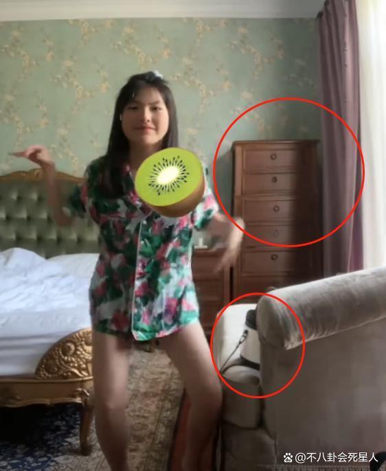 住一晚8万的酒店，47岁两婚两离，单身富婆李湘快乐吗？