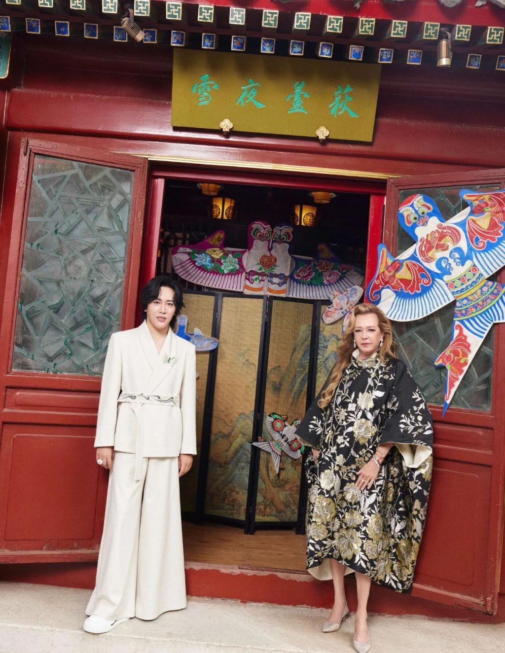 光7月份的资源就完虐明星，求求你别再说自己是网红了