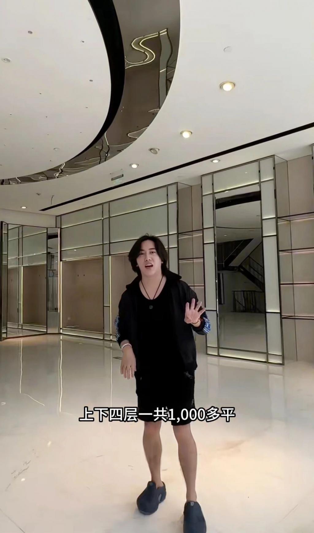 光7月份的资源就完虐明星，求求你别再说自己是网红了