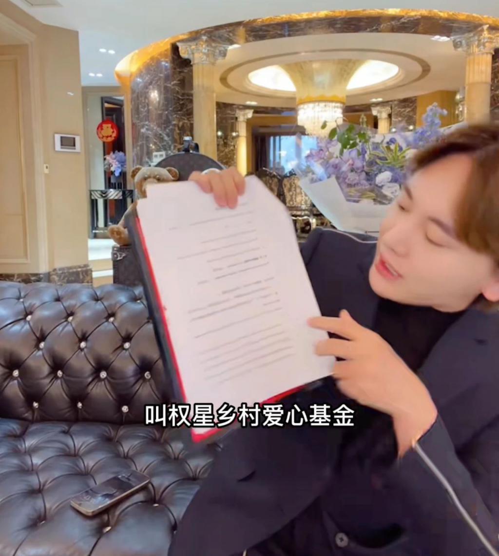 光7月份的资源就完虐明星，求求你别再说自己是网红了