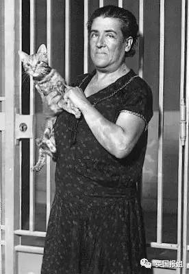 西班牙贵妇借精生子，培养出神童女儿，又将其残忍杀害