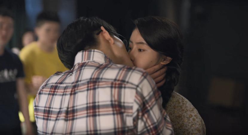 关晓彤，演技炸裂？！央妈出手，果然够稳