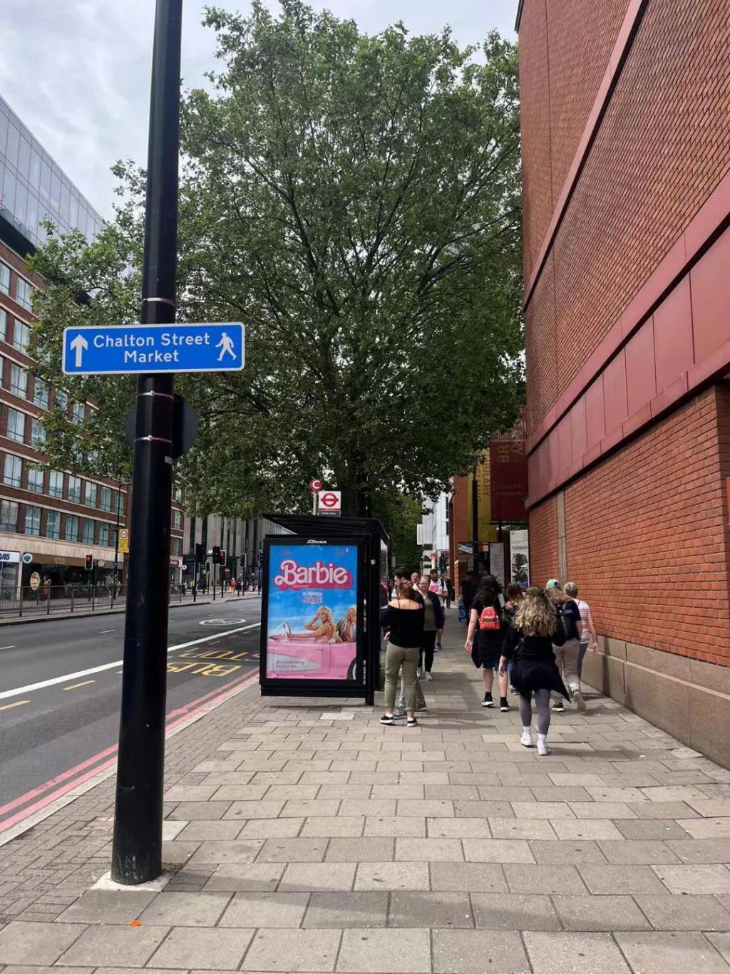 看芭比的,男人都睡着了,女人都感动了,而我哭了……