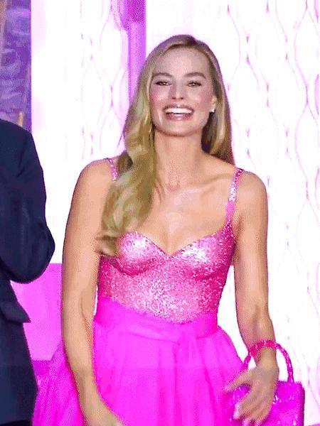 看芭比的,男人都睡着了,女人都感动了,而我哭了……