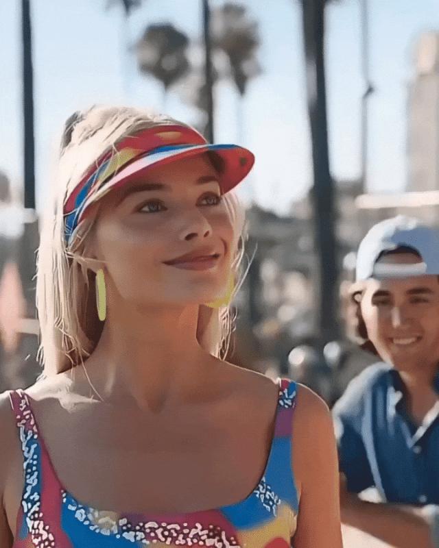 看芭比的,男人都睡着了,女人都感动了,而我哭了……