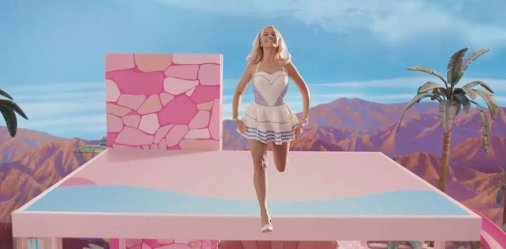 看芭比的,男人都睡着了,女人都感动了,而我哭了……