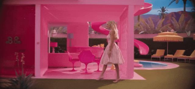 看芭比的,男人都睡着了,女人都感动了,而我哭了……