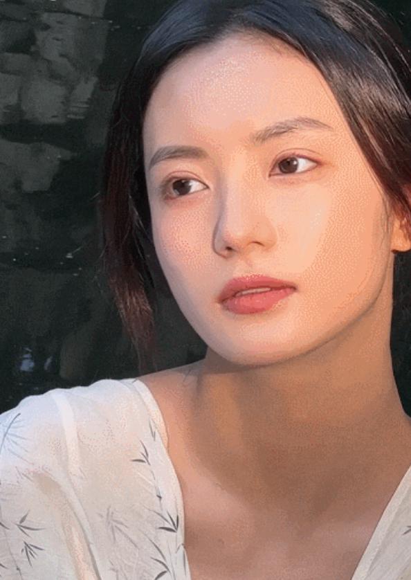 靠脸上热搜？你知道她们多拼吗？