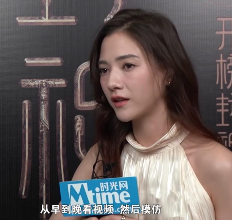 靠脸上热搜？你知道她们多拼吗？