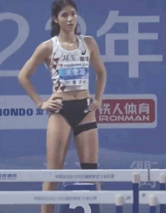 靠脸上热搜？你知道她们多拼吗？