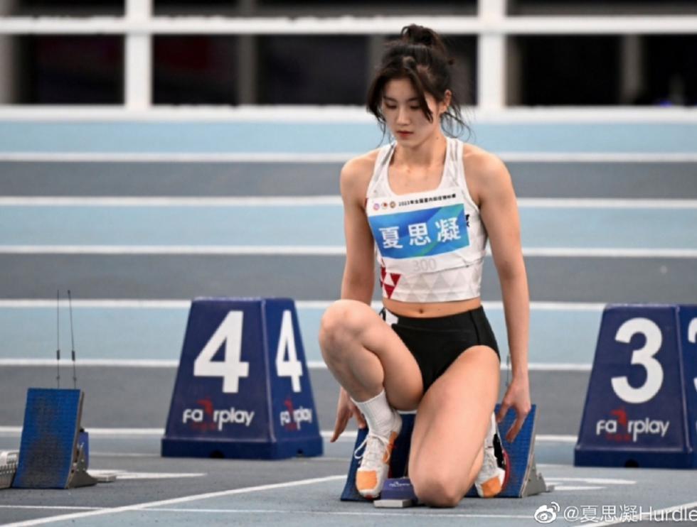 靠脸上热搜？你知道她们多拼吗？