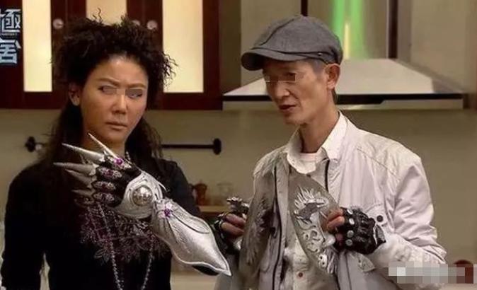 天！刚流产就找新欢，和干儿子激吻曝光…