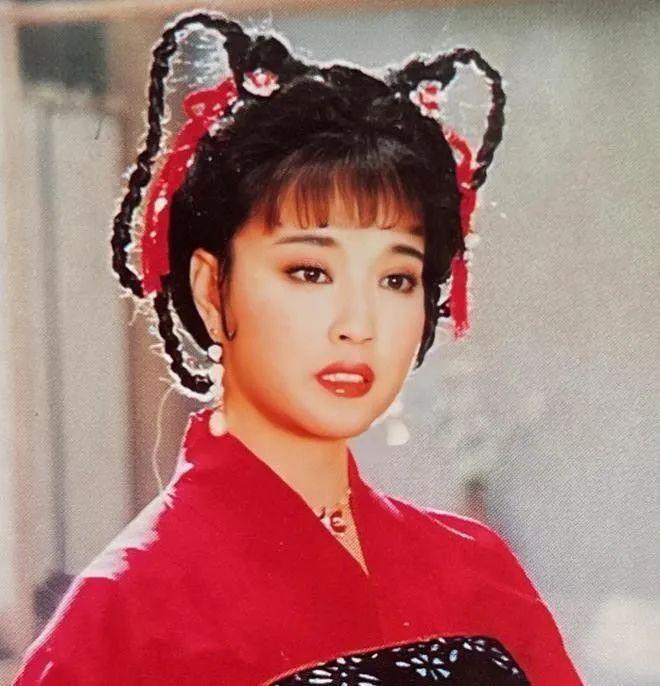 公开离婚!强行扮嫩,又勾搭上已婚男演员?