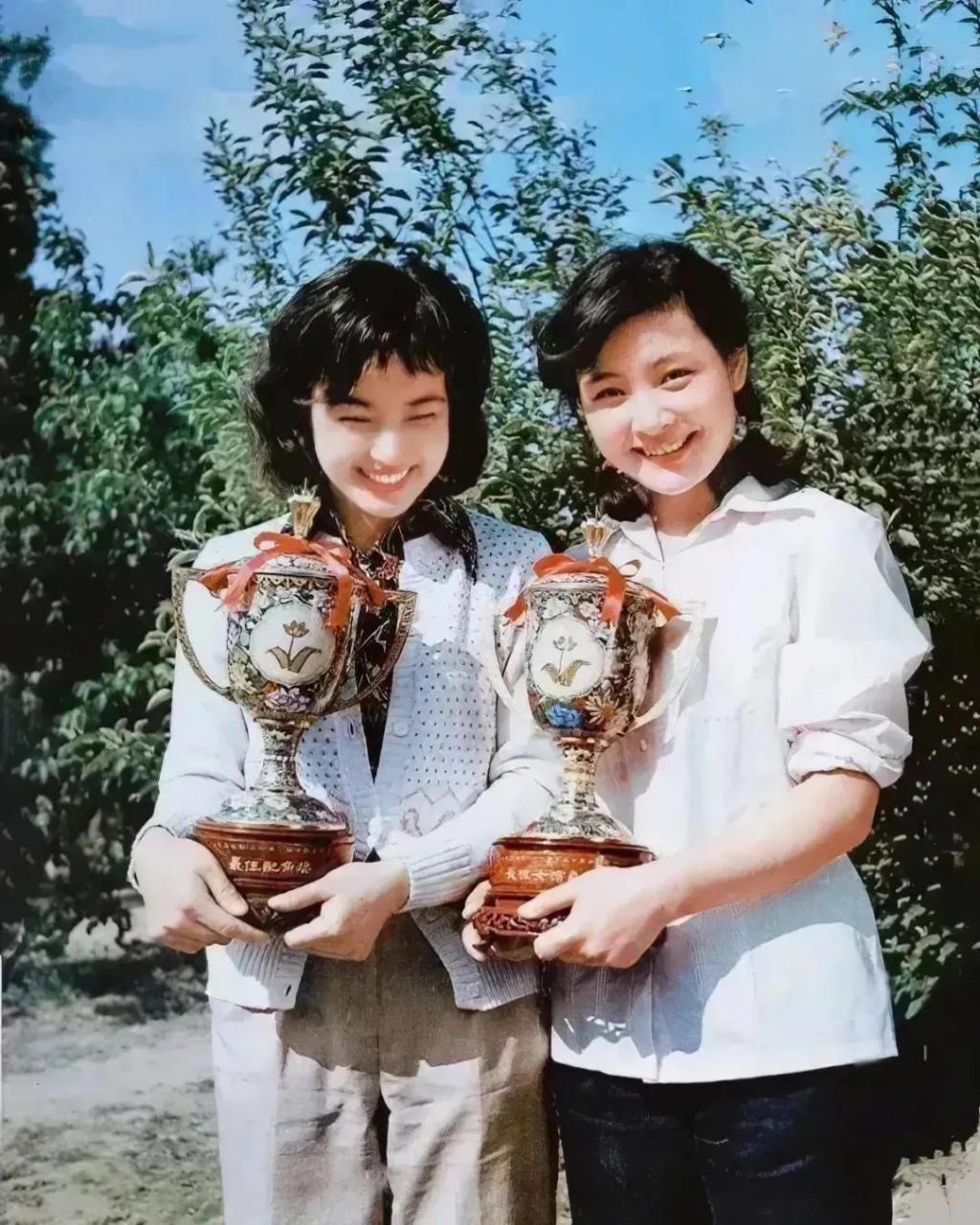 公开离婚!强行扮嫩,又勾搭上已婚男演员?