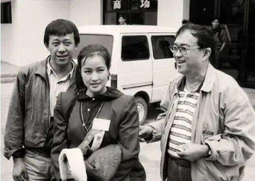 公开离婚!强行扮嫩,又勾搭上已婚男演员?