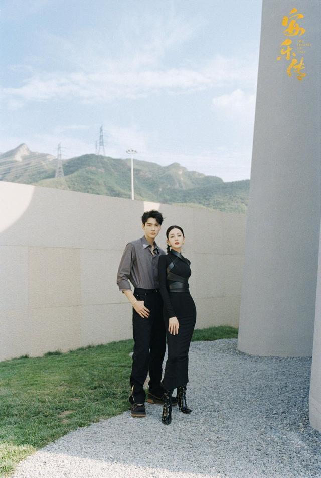 迪丽热巴龚俊拍大片超养眼 俊男美女玩壁咚又A又飒