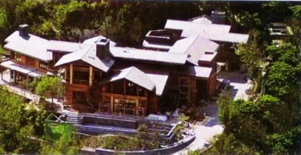 梁洛施与李泽楷复合真还是假？她到底现在过得怎么样？