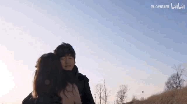 看她们撕逼，太刺激