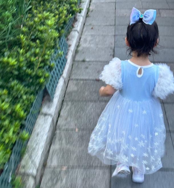 张馨月带3岁格格回爷爷家，林峰爸妈对孙女十分宠爱