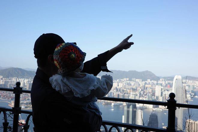 张馨月带3岁格格回爷爷家，林峰爸妈对孙女十分宠爱