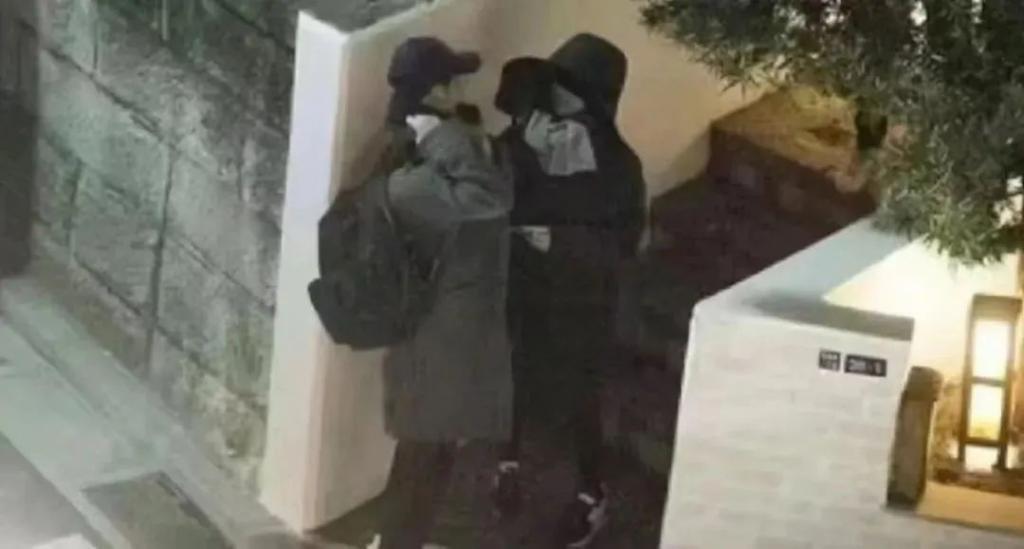 离婚4年，宋慧乔被前夫补刀