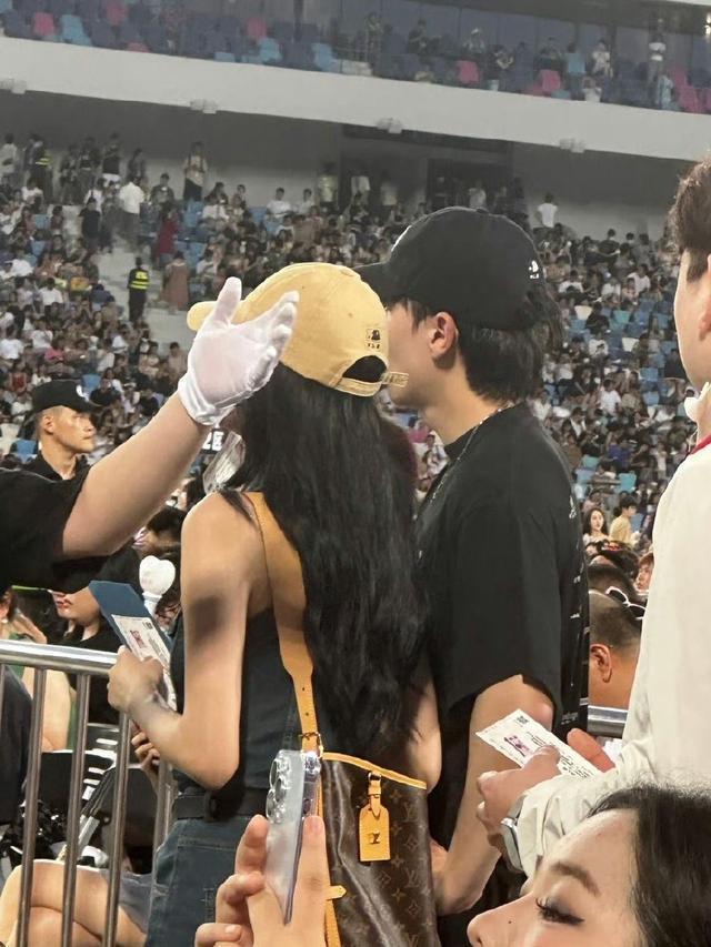 滕光正否认与孙怡恋情传闻 称当时女方经纪人想签他当艺人